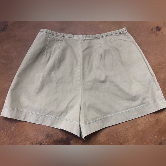 Gap high waisted shorts with side zipper - Picture 3 of 3